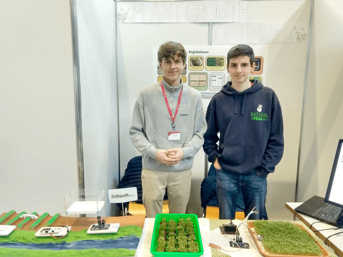 Botanical Bytes Team presenting at BWKI Competition